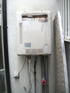 取替前　給湯器　リンナイ