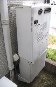 取替前　大阪ガス　暖房機能付き　給湯器