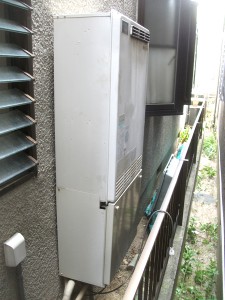 取替前　給湯器